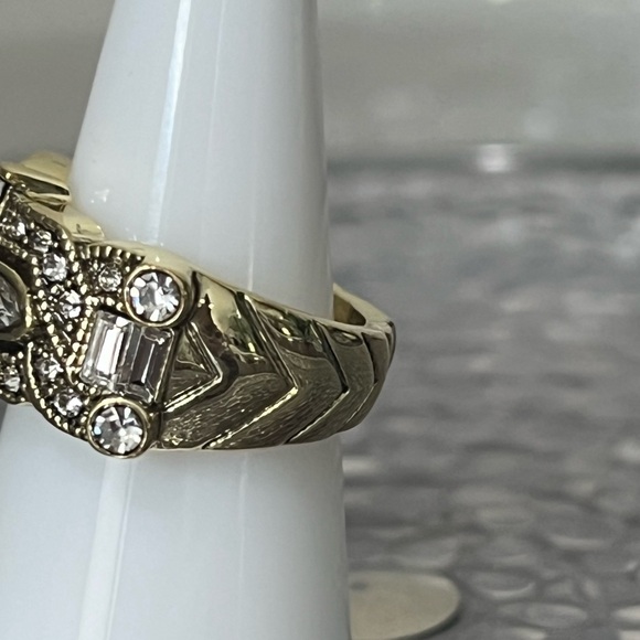 Heidi Daus 🆕 “Fine Line” Clear Size 9 Crystals Ring - Picture 3 of 7